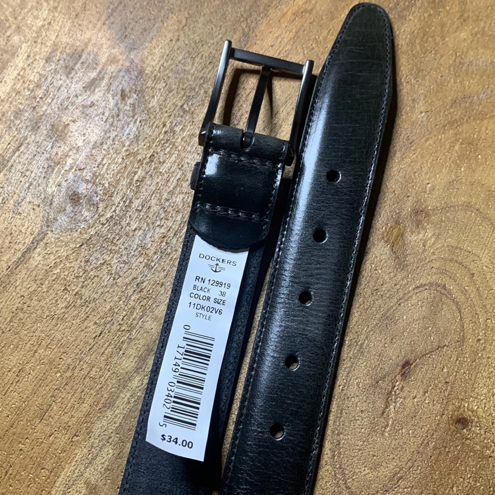 Dockers Black Belt size 38. Great condition.